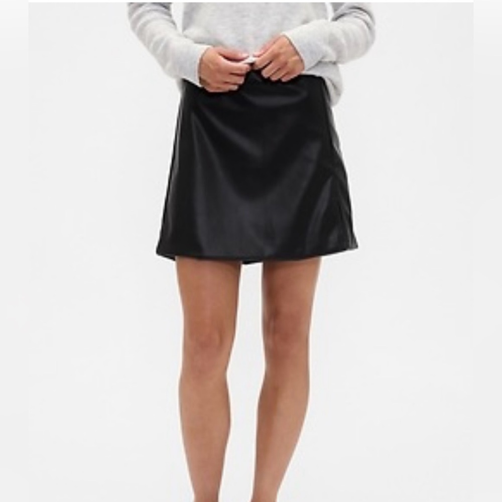 Sz 8 NWT J. Crew Faux Leather Skirt